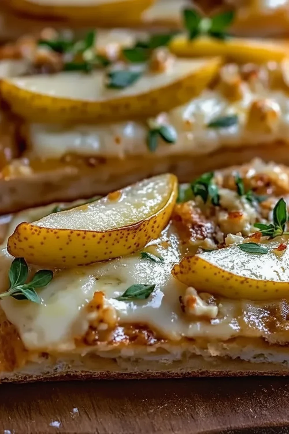 Pear Gorgonzola Flatbread Recipe
