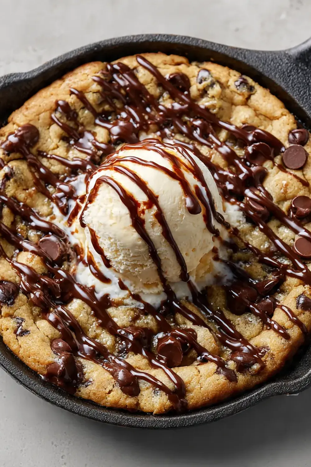 Pizookie: Deep-Dish Skillet Chocolate Chip Cookie